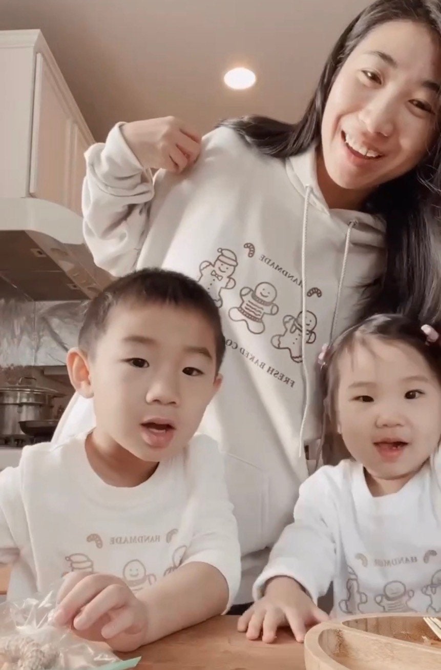 Matching Family Christmas Sweatshirt | Matching Family Gingerbreadman Crewneck | Parents and me matching Sweatshirt