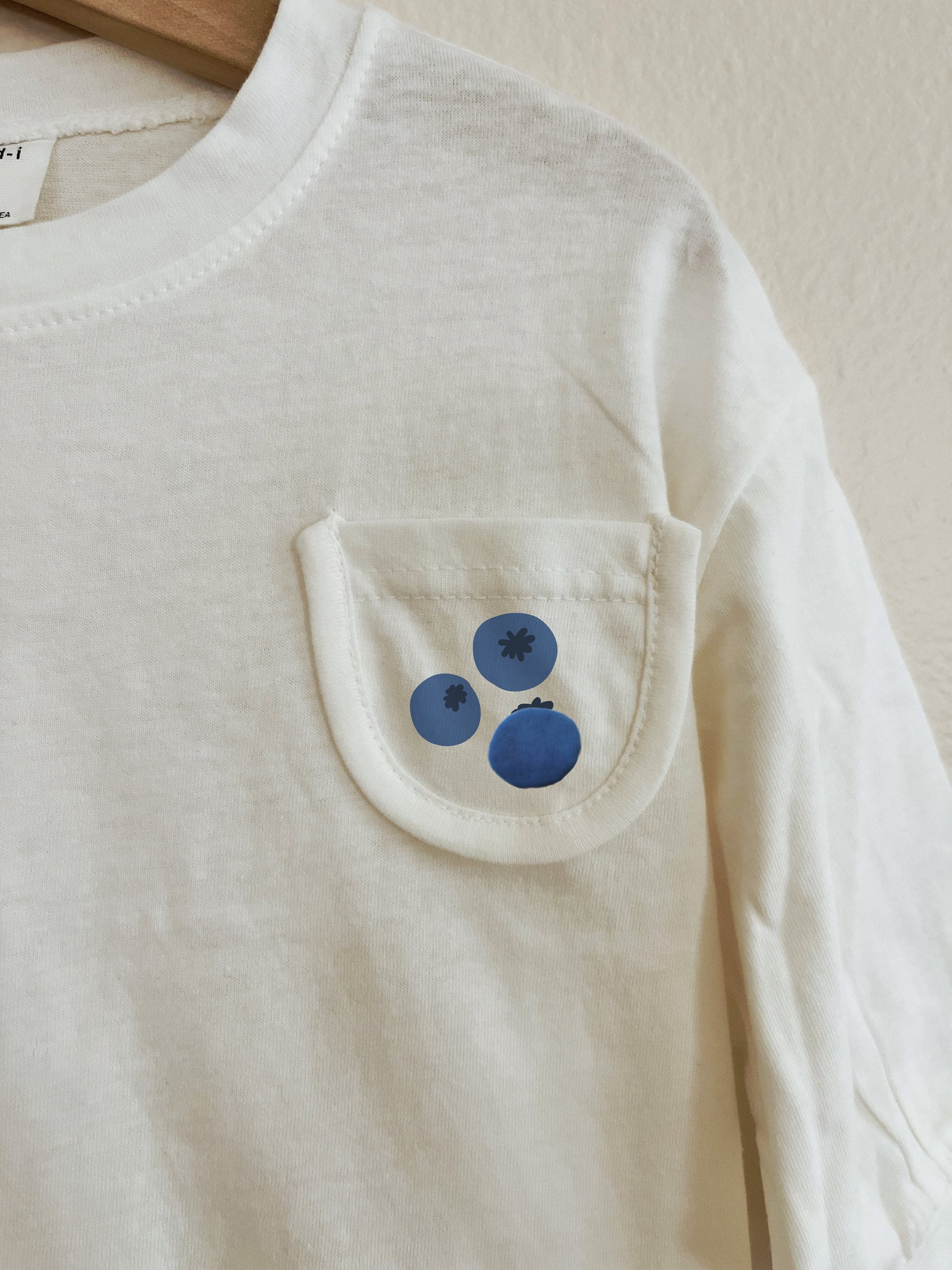 Blueberry Puff shirt for Toddler Baby Boy Girl Fruit Pocket Long sleeve Shirt for Gender Neutral Kids pullover Farmers Market Tops